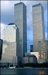 Печально знаменитые после теракта башни Всемирного Торгового центра