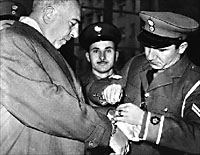 Арест Макса Мертена греческой полицией в 1957 г.