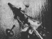 Американские палубные самолеты атакуют "Фусо". 24 октября 1944 г.