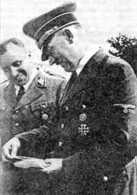 Адольф Гитлер и Мартин Борман в Оберзальцберге